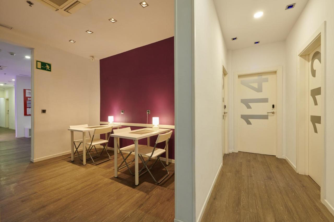 Hostal Mayerling Centro Barcelona Kültér fotó